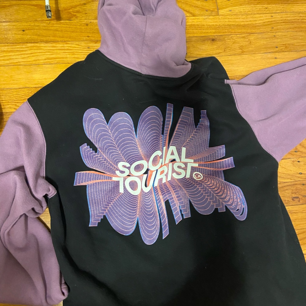 Social tourist hollister hoodie, small